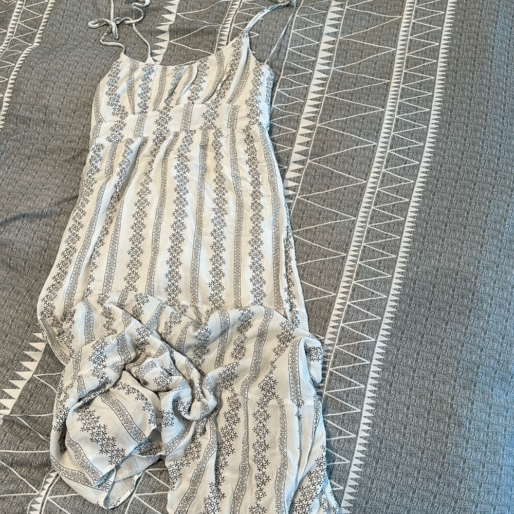 White and black boho style dress. Size medium